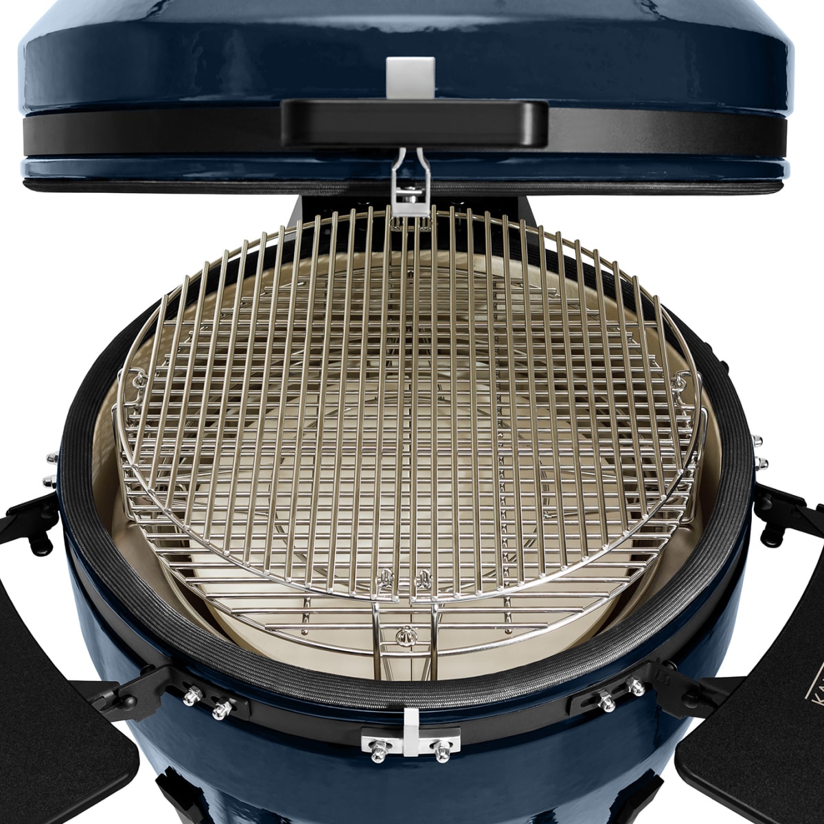 Evo Grande Navy 4 Top-down view of the stainless steel grate inside a Kamado Bono EVO Grande