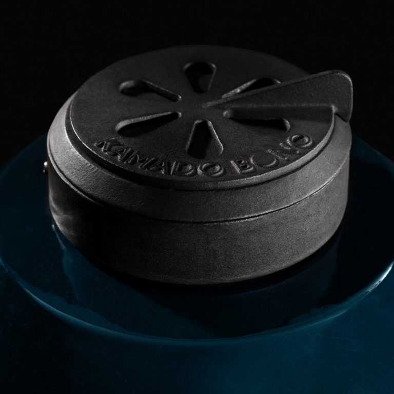 Twin-scroll cast-iron vent on the EVO Grande 25"