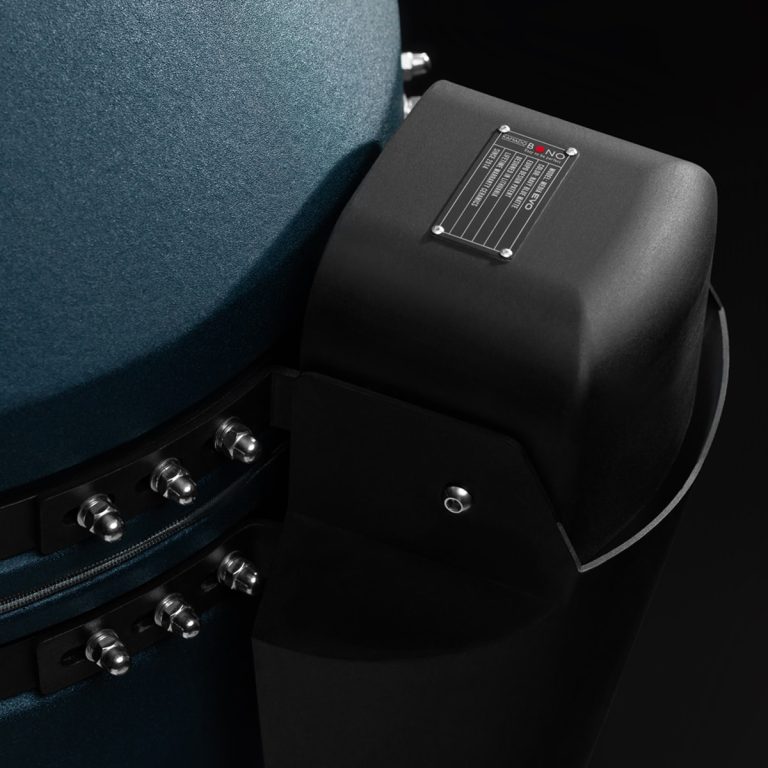 Easy Lift hinge on the EVO Media 22"