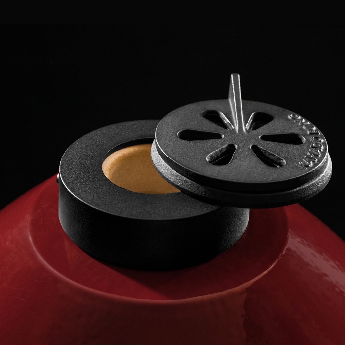 Evo Minimo Red 4 kamado-bono-evo-minimo-royal-red-top-vent.jpg
