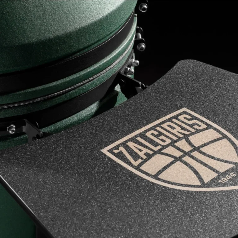 Heavy-duty HDPE side tables on the EVO Zalgiris 22"
